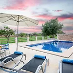 Yourhouse Can Cuixa Villa
